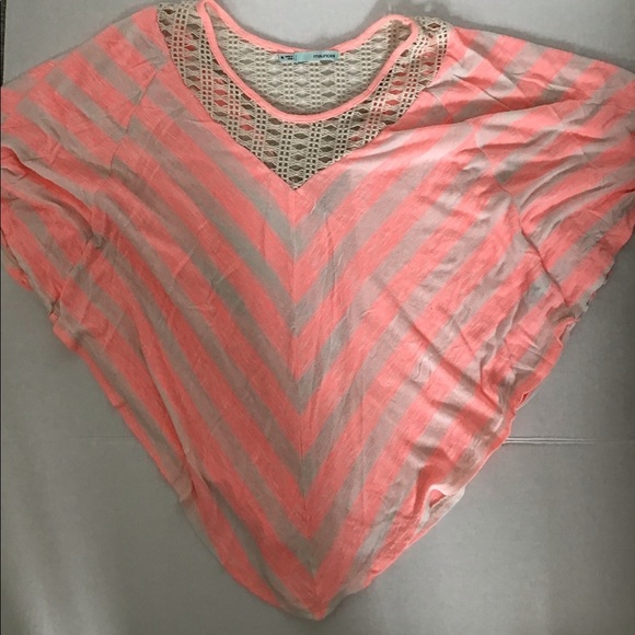 💖Host Pick💖 Maurices dolman sleeve, chevron-striped top with crochet detailing - Picture 7 of 12